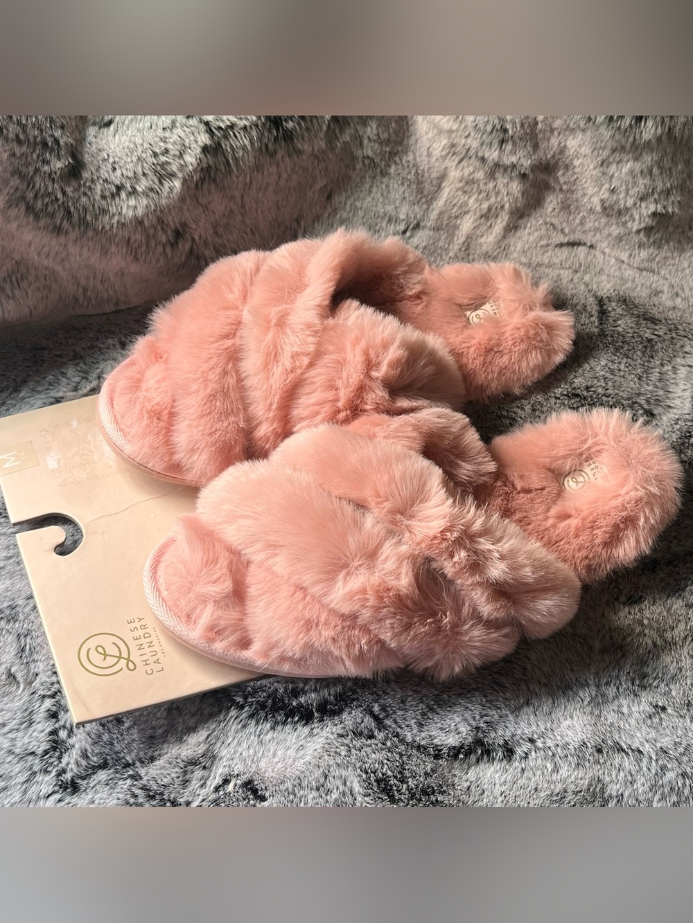 Chinese Laundry Blush Pink Faux Fur Slide Criss-Cross Fluffy Slip-On Slippers M
